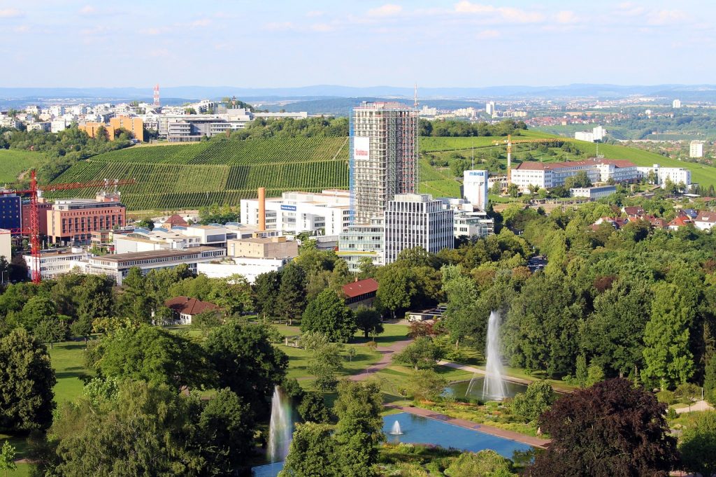 Atemberaubende Aussicht: Vom Killesbergturm auf Stuttgart blicken.